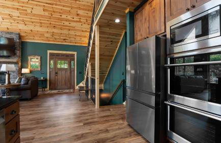 Black Bear Lodge by Avantstay Lakefront, Dock, Pool, Theater Sleeps 20+ - Foto 52