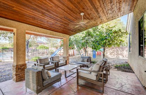 Luxury 6 BR Home Large Pool & Spa with Grassy Yard - Photo 57