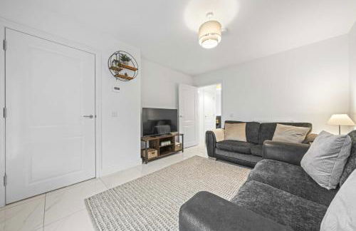 Fern Walk Modern 3 Bedroom House - Dalkeith - Photo 2
