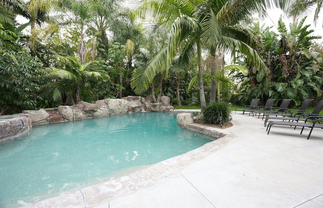 Incredible Estate 5 Bedrooms 3 Bathroom W/resort Style Rock Pool & Jacuzzi - Photo 34