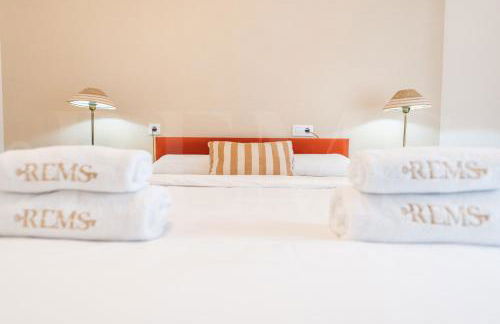 Comfortable apartment near the center by REMS - Photo 19