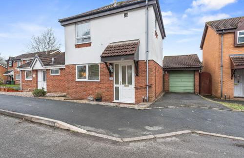 Telford Centre House with Parking, Garden, Wi-Fi - Photo 3