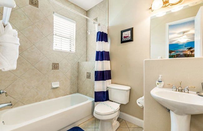 Stunning Large 7 bed Home With Private Pool, Spa, Balcony, Cinema Room, Fitness Suite and Able to see the Disney Fireworks - 467 - Foto 30