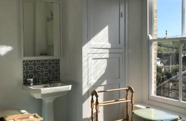 The Moorings - Just a few metres from the sea! - Photo 38