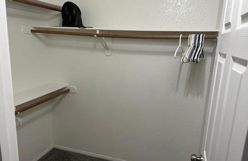 Cheerful 3BR 2BA Sauna Spa Pool Table PPong BBQ More - Foto 21