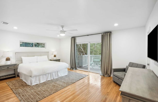 Dolphin Days by Avantstay Pool, 0.2mi to Beach! - Foto 21