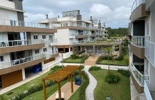 Apartamento em Condomínio Clube frente à praia do Campeche - Foto 28