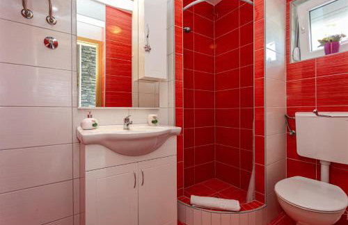 Apartment With A Private Swimming Pool, Garden & BBQ - Foto 32