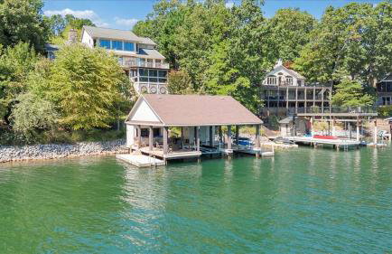Lake Allure - Private Dock, Indoor Pool, and Hot Tub - Foto 44
