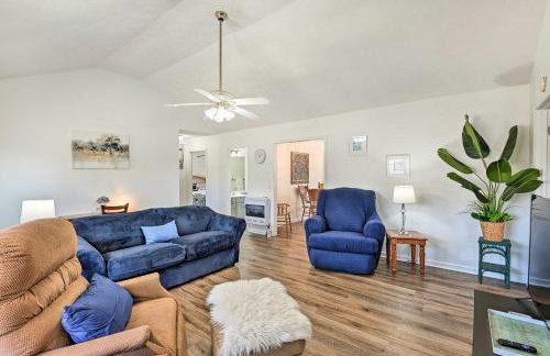 Normandy Home with Yard about 2 Mi to Lake - Foto 2