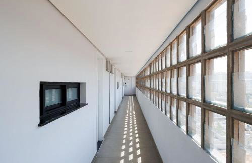 Apto com varanda e ótima localização - Foto 23