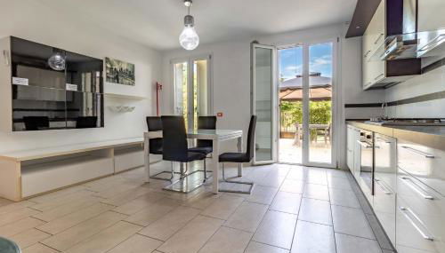 Airport Marco Polo -free park- - Photo 3, stove