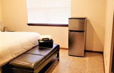 Near to OUHSC Hospitals-Garage Studio - Photo 3