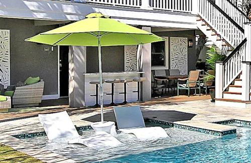 Backyard Oasis- Steps 2 Beach, Private Pool & Bar, Sleeps 16, 7 Bedrooms 5 and a half bathrooms "The Lucky Penny" - Foto 5