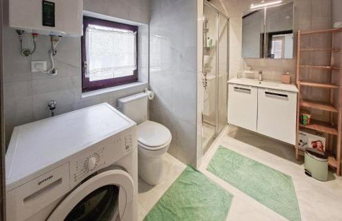 2 Bedroom Awesome Home In Buzet - Foto 18