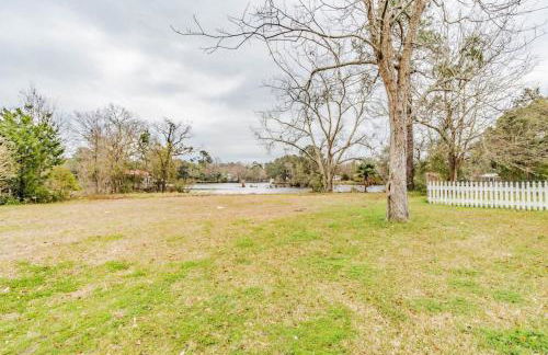 Sunny Side at Dog River-Dock, Lake, Fenced Yard - Foto 49