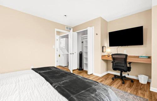 New! Charming Upper Unit in the Heart of Roseville - Foto 10