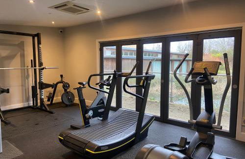 HM112 Penthouse Apartment with Lake View & free Spa Access- Lower Mill Estate Cotswolds - Foto 27