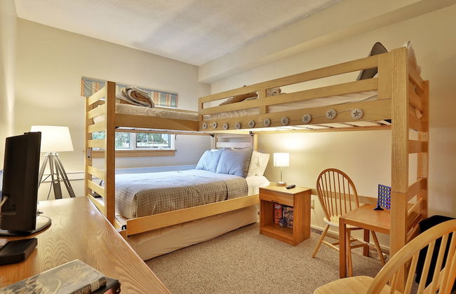 The Woods by Killington Vacation Rentals - 2 Bedrooms - Photo 10