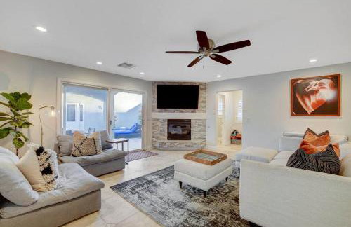 Beautiful 5BR w/King Beds, Pool & Hot Tub, Games - Photo 14