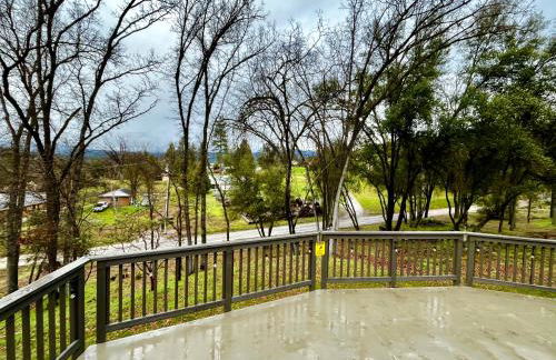 Modern Yosemite Cabin, 15min Bass Lake, Sleeps 8 - Foto 25