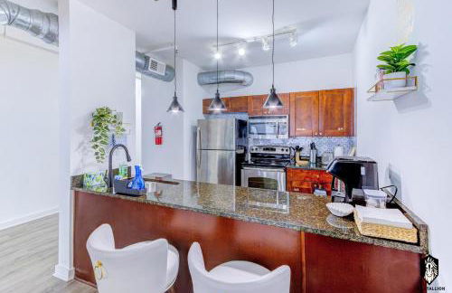 The Stallion #209 - Walk to Museums, Luxe Loft with free gated & covered parking - Foto 15