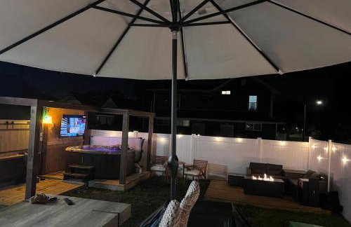 Large Five Bedroom house with outdoor patio with Jacuzzi and television! - Foto 70