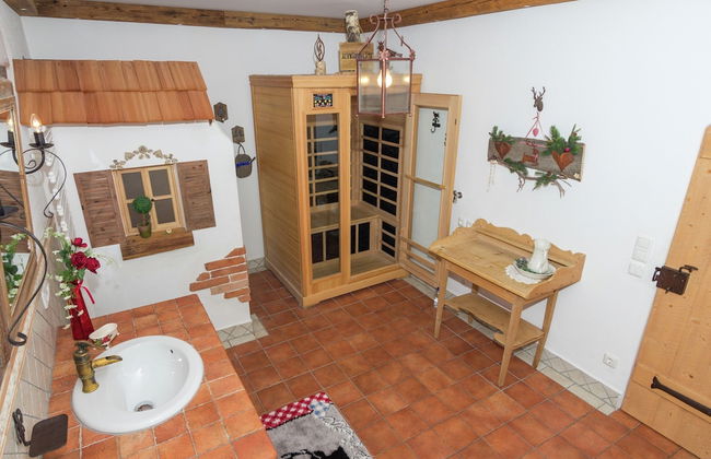 Quaint Holiday Home in Feldwies near Ski Area - Photo 16