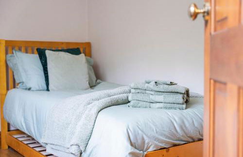 Charming 2 Bed Property - Photo 24