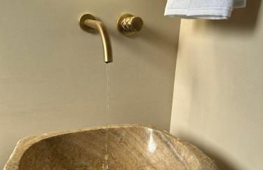 L A Boutique Suites with Private Hot Tub - Photo 74