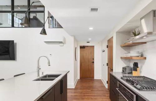 Downtown Luxe Historic Roots & Private Parking - Foto 10