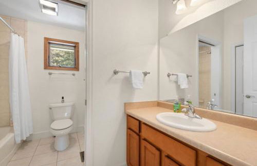 Mountain Retreat Sleeps 10 with Pool Table and Arcade - Foto 37