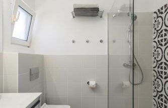 Villa Azure Horizon and Breeze - Panoramic Ocean View and Heated Pool - Foto 61