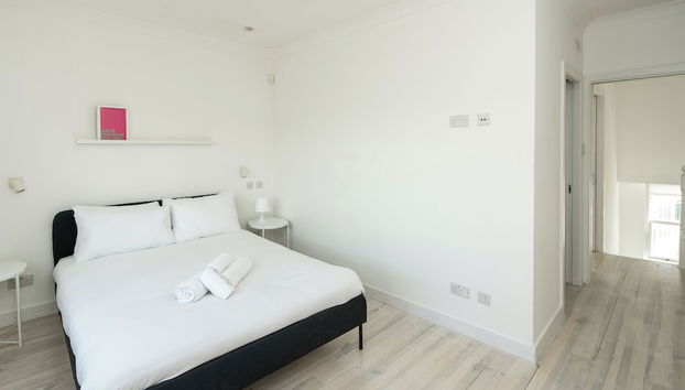 Elegant 2BD Flat near Portobello Rd with Balcony - Foto 2, Habitación