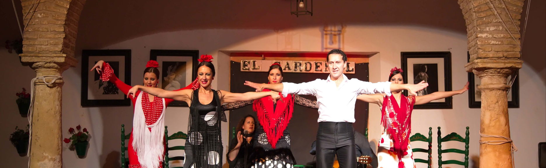Espetáculo flamenco no tablao El Cardenal