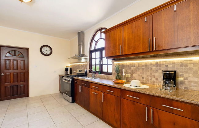 Beautiful 3br2 5BA Villa w Pool Close 2 Baby Beach - Foto 9