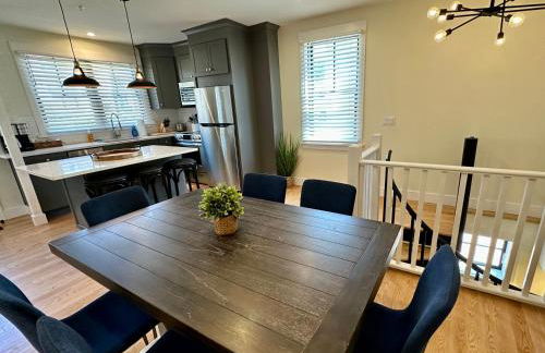 Epic Downtown Newport 6BR Whole House w Parking - Foto 44