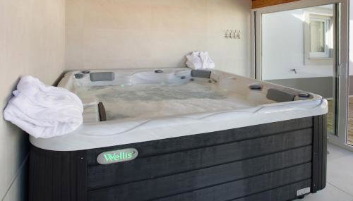 Villa Rosa com Piscina e Jacuzzi - Foto 3