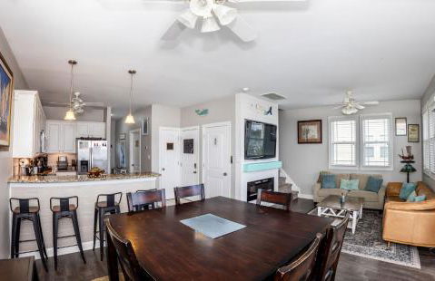 Relax,Fish,Grill,Chill! Pup,Kid Friendly Riverfront Paradise! Amenities,Gameroom - Foto 7