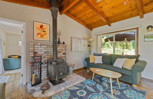 Red Cabin in Twain Harte - King bed - Photo 6