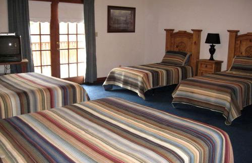 Secluded Lodge with a Private Pond and a Hot Tub near Bastrop, Texas - Foto 4