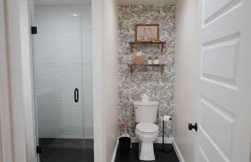 Stay at The Oak - Downtown New Braunfels Getaway - Foto 23