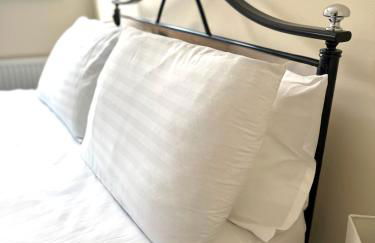 House number 4 Sleeps up to 4 with Smart TVs in every room - Foto 20