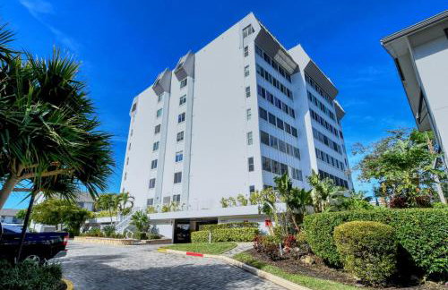 1055-607 Pond View High Rise with Remodeled Kitchen - Foto 1
