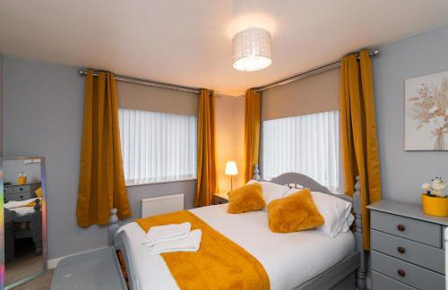 Large 4BDR House By Hyped Properties Short Term Rental Agency With Free Parking & Long Stays Shirebrook - Foto 12