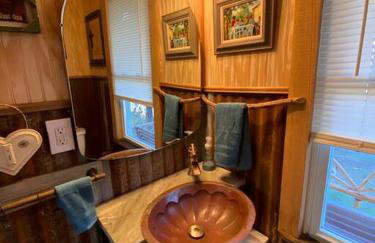 Rustic Texas Hill Country Vacation Rental with a Fire Pit - Photo 2