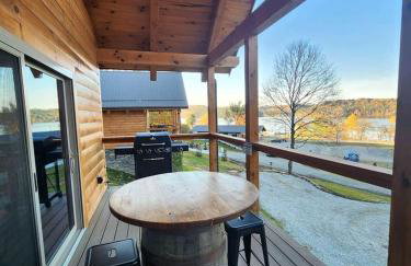 Group Friendly Cabin with Spa on the Deck near Tappan Lake in Ohio - Foto 10