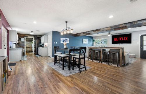 DFW Mid-Cities Oasis with Pool, Hot Tub and Fire Pit - Photo 4