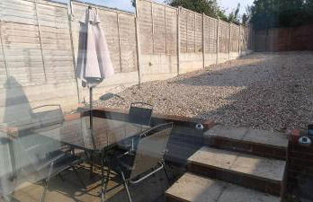 Brackenfield House in Great Barr, Birmingham near the Alexander Stadium and near the M6, with free WiFi, free parking and easy access to Walsall, West Bromwich, Aston Villa Football Ground, Star City and Birmingham City Centre - Foto 19