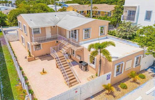 Lauderdale Breeze Villas - Luxury 3 BR Coastal Retreat - Foto 16